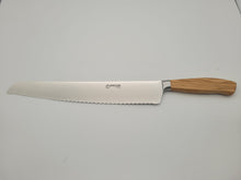 Lade das Bild in den Galerie-Viewer, Brotmesser "Kays" - 32cm - Olivenholz